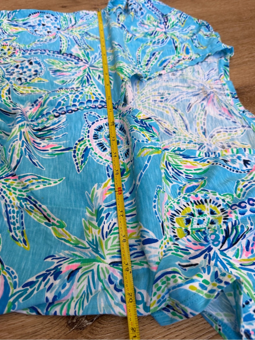 Lilly Pulitzer Short Sleeve V-Neck Tropical Print Top - Turquoise - Picture 5 of 6